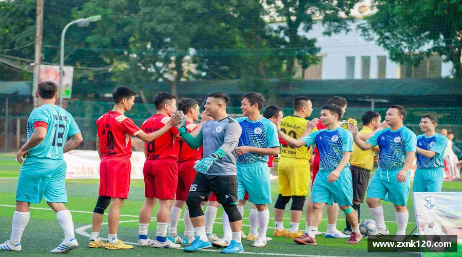 力量源自团结，奋斗点亮梦想！